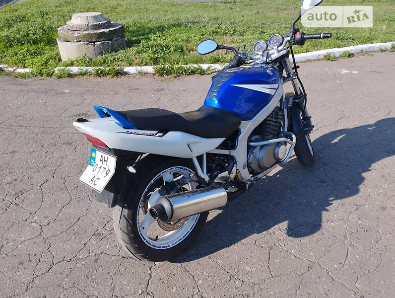 Мотоцикл Спорт-туризм Suzuki GS 500 2004 в Покровском