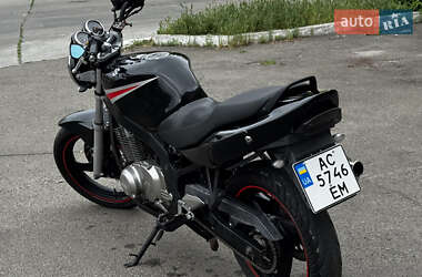 Мотоцикл Без обтікачів (Naked bike) Suzuki GS 500 2005 в 