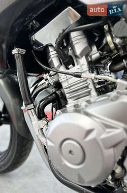 Спортбайк Suzuki GSR 250 2013 в 