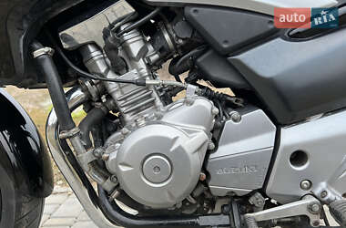 Мотоцикл Классік Suzuki GSR 250 2016 в 