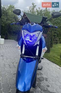 Мотоцикл Без обтекателей (Naked bike) Suzuki GSR 250 2016 в 
