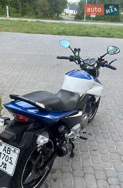Мотоцикл Без обтекателей (Naked bike) Suzuki GSR 250 2016 в 