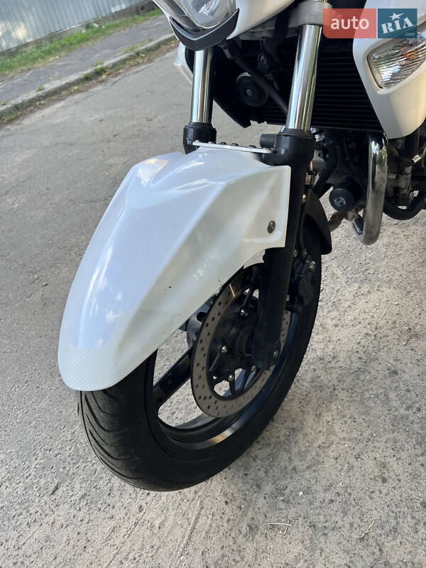 Мотоцикл Без обтекателей (Naked bike) Suzuki GSR 250 2015 в Киеве