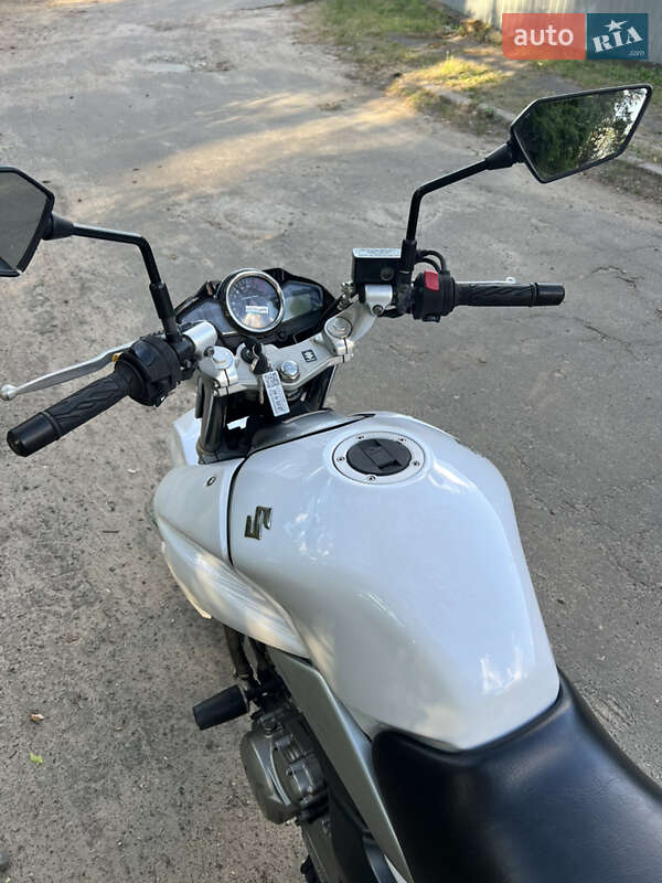 Мотоцикл Без обтекателей (Naked bike) Suzuki GSR 250 2015 в Киеве