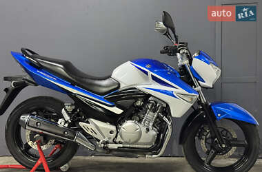 Мотоцикл Без обтекателей (Naked bike) Suzuki GSR 250 2016 в 