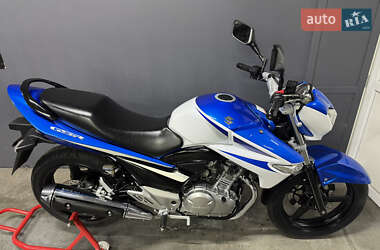 Мотоцикл Без обтекателей (Naked bike) Suzuki GSR 250 2016 в 