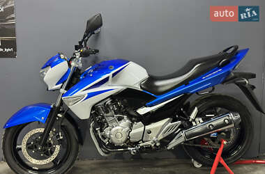 Мотоцикл Без обтекателей (Naked bike) Suzuki GSR 250 2016 в 