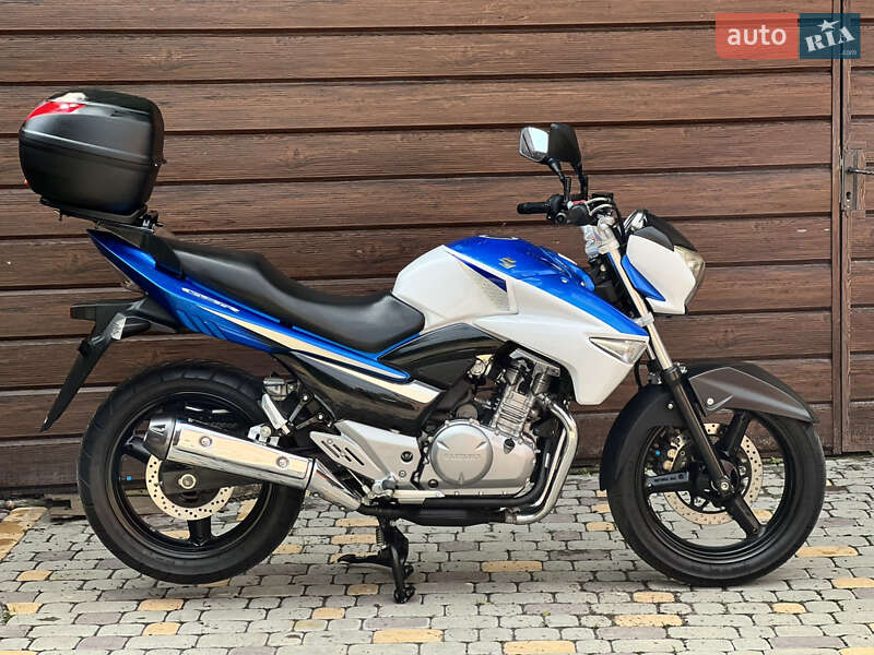 Мотоцикл Классік Suzuki GSR 250 2016 в 
