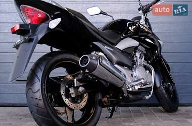 Мотоцикл Без обтекателей (Naked bike) Suzuki GSR 250 2015 в 
