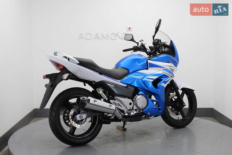 Мотоцикл Спорт-туризм Suzuki GSR 250 2017 в Гнивани