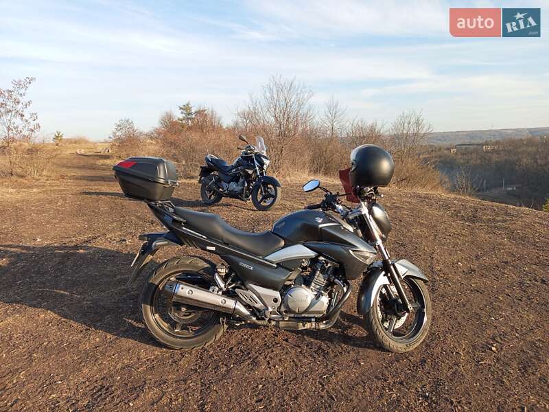 Мотоцикл Без обтекателей (Naked bike) Suzuki GSR 250 2015 в Ямполе