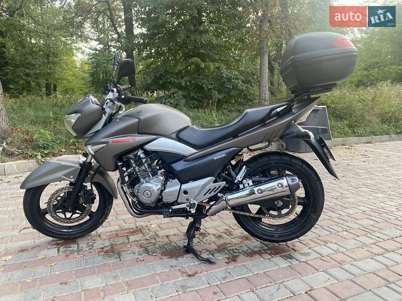 Мотоцикл Классик Suzuki GSR 250 2017 в Ладыжине