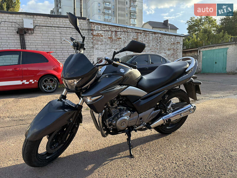 Мотоцикл Без обтекателей (Naked bike) Suzuki GSR 250 2012 в Чернигове