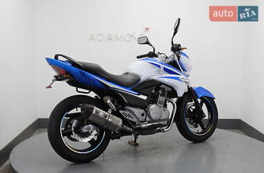 Мотоцикл Без обтекателей (Naked bike) Suzuki GSR 250 2015 в 