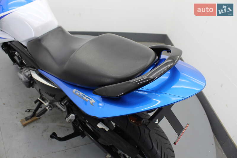 Мотоцикл Без обтекателей (Naked bike) Suzuki GSR 250 2015 в Гнивани