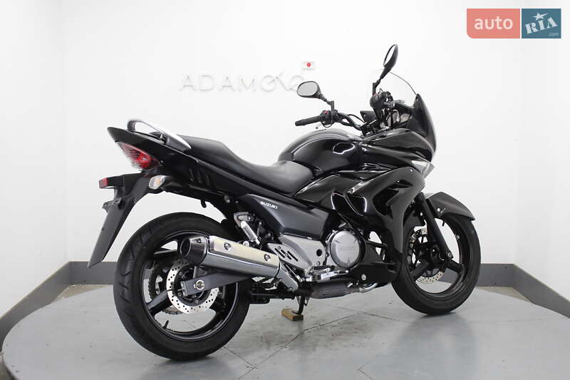 Мотоцикл Спорт-туризм Suzuki GSR 250 2016 в Гнивани
