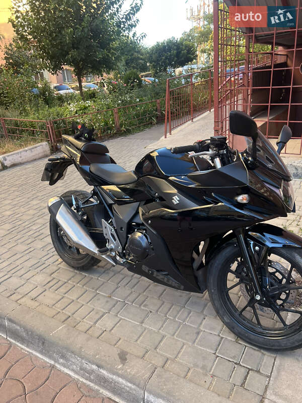 Спортбайк Suzuki GSR 250 2021 в Одессе фото 2 Спортбайк Suzuki GSR 250 2021 в Одессе