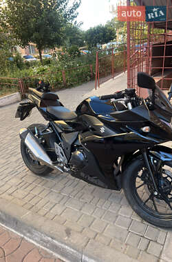 Спортбайк Suzuki GSR 250 2021 в 