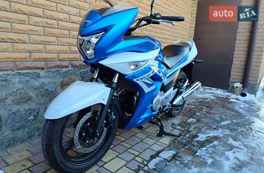 Мотоцикл Спорт-туризм Suzuki GSR 250 2016 в Умані