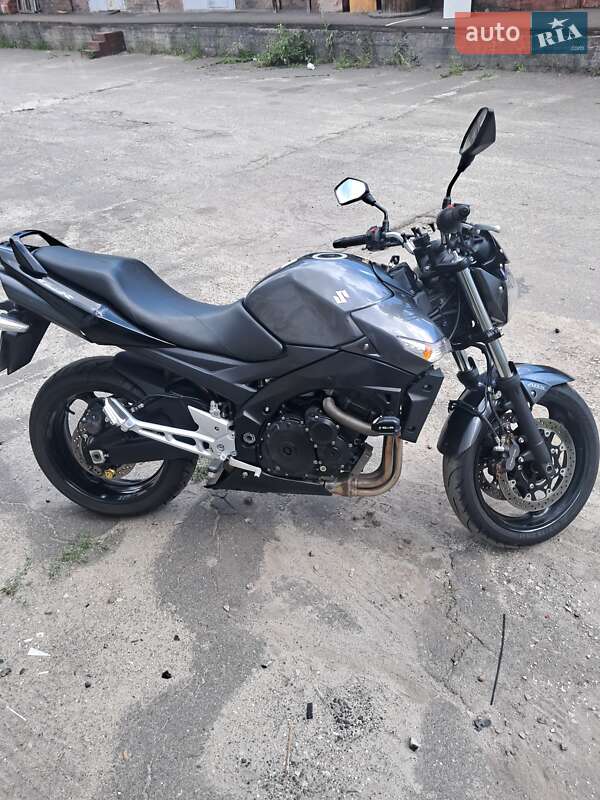 Мотоцикл Без обтікачів (Naked bike) Suzuki GSR 400 2011 в Києві фото 5 Мотоцикл Без обтікачів (Naked bike) Suzuki GSR 400 2011 в Києві