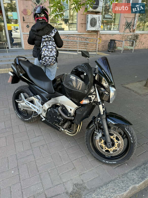 Мотоцикл Без обтекателей (Naked bike) Suzuki GSR 400 2009 в Одессе фото 7 Мотоцикл Без обтекателей (Naked bike) Suzuki GSR 400 2009 в Одессе