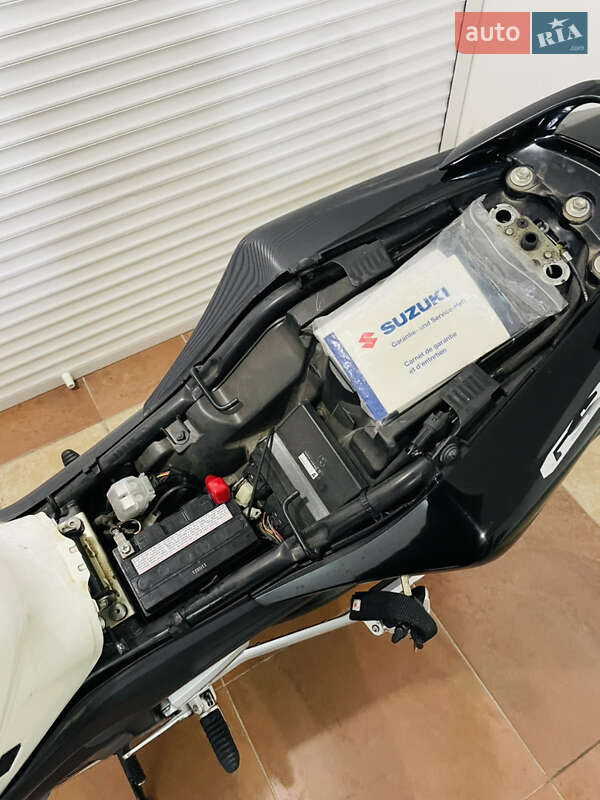 Мотоцикл Без обтікачів (Naked bike) Suzuki GSR 600 2010 в Києві