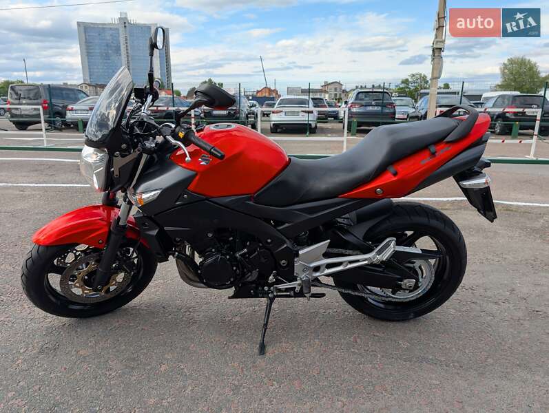 Мотоцикл Без обтекателей (Naked bike) Suzuki GSR 600 2010 в 