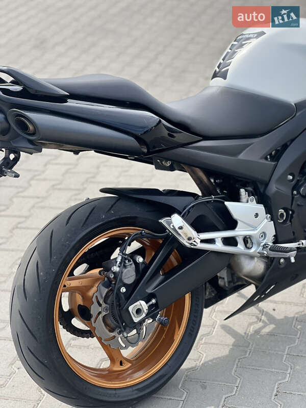 Мотоцикл Без обтекателей (Naked bike) Suzuki GSR 600 2010 в Коломые фото 5 Мотоцикл Без обтекателей (Naked bike) Suzuki GSR 600 2010 в Коломые