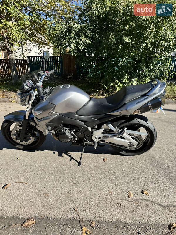Suzuki GSR 600 2010