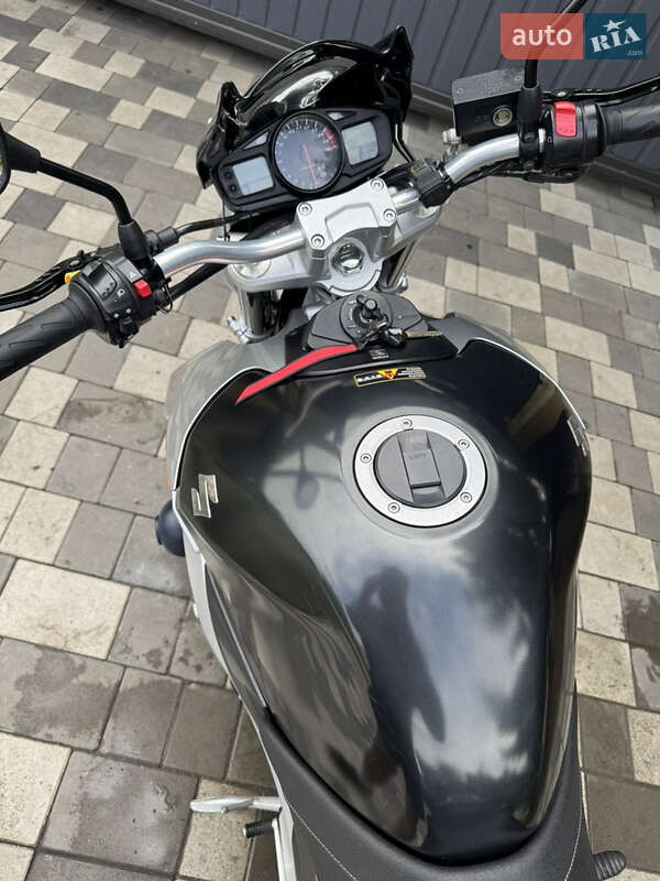 Мотоцикл Без обтікачів (Naked bike) Suzuki GSR 600 2007 в Новомосковську