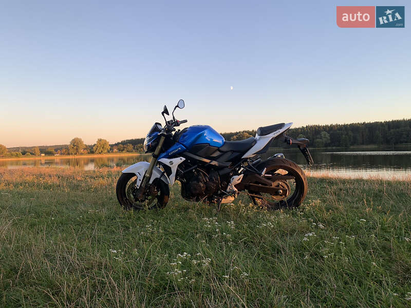 Мотоцикл Без обтекателей (Naked bike) Suzuki GSR 750 2015 в Киеве
