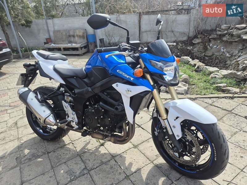 Suzuki GSR 750 2013