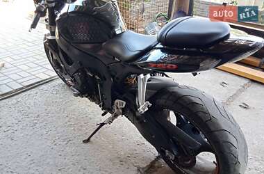 Спортбайк Suzuki GSR 750 2011 в Николаеве