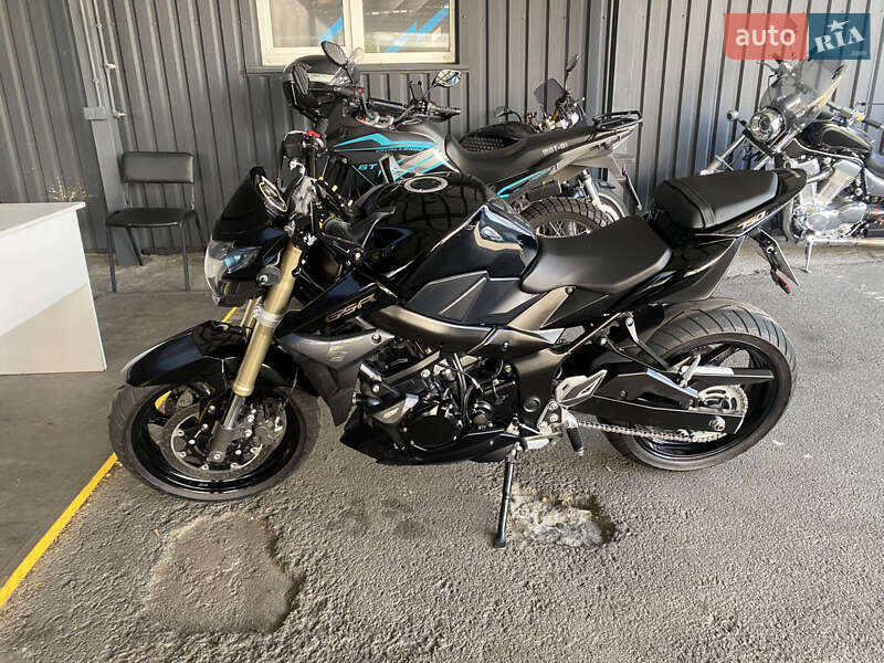 Мотоцикл Без обтекателей (Naked bike) Suzuki GSR 750 2012 в 