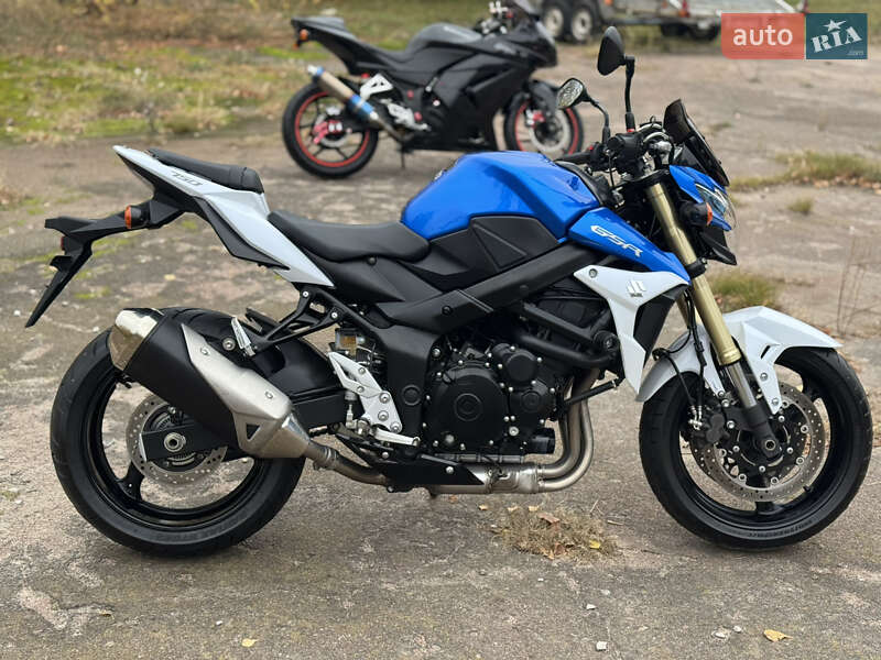 Мотоцикл Без обтекателей (Naked bike) Suzuki GSR 750 2013 в Сновске