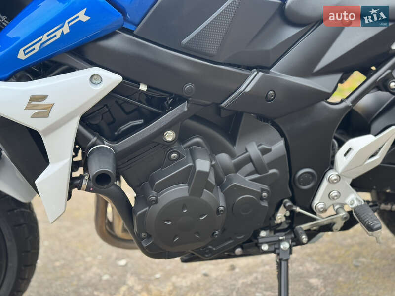 Мотоцикл Без обтекателей (Naked bike) Suzuki GSR 750 2013 в Сновске