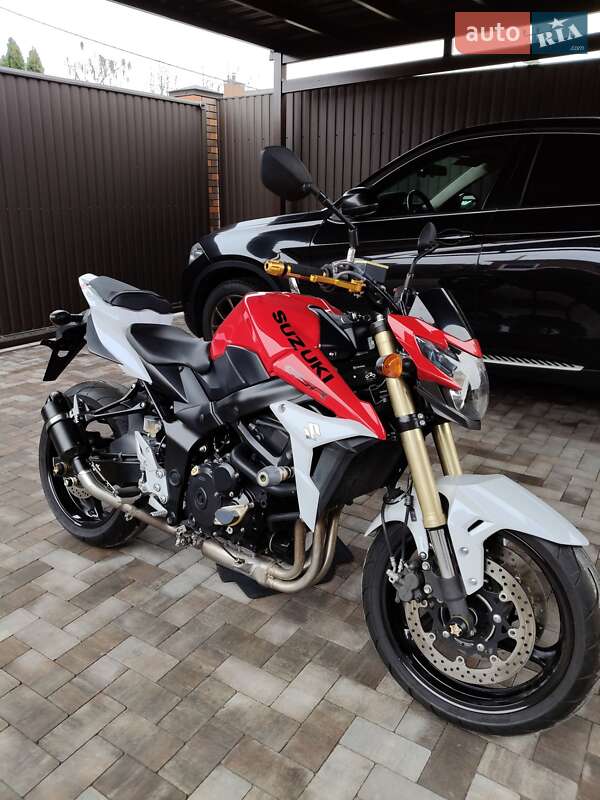 Мотоцикл Без обтекателей (Naked bike) Suzuki GSR 750 2016 в Белогородке фото 21 Мотоцикл Без обтекателей (Naked bike) Suzuki GSR 750 2016 в Белогородке