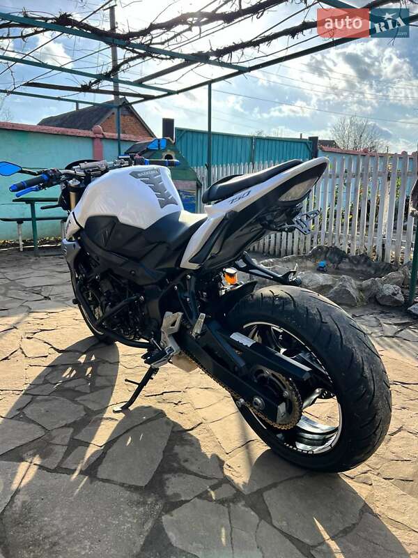Мотоцикл Без обтекателей (Naked bike) Suzuki GSR 750 2012 в Харькове фото 14 Мотоцикл Без обтекателей (Naked bike) Suzuki GSR 750 2012 в Харькове