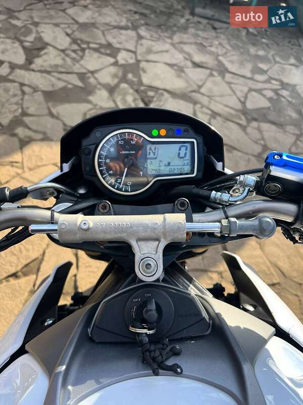 Мотоцикл Без обтекателей (Naked bike) Suzuki GSR 750 2012 в Харькове фото 26 Мотоцикл Без обтекателей (Naked bike) Suzuki GSR 750 2012 в Харькове
