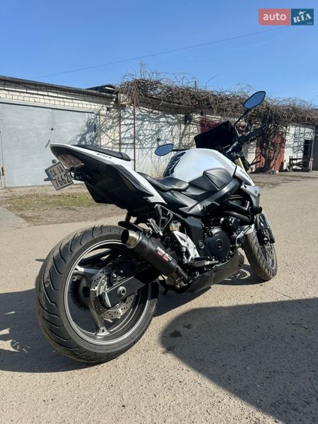 Suzuki GSR 750 2014