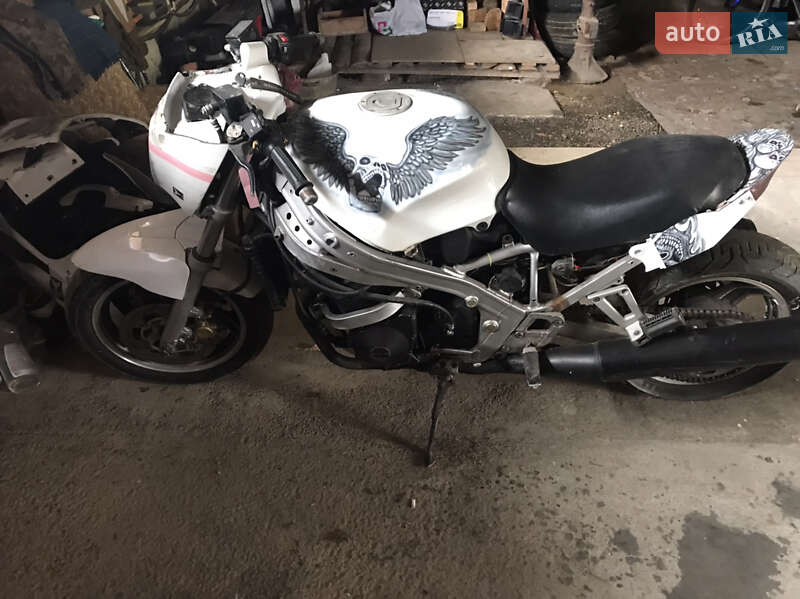 Мотоцикл Спорт-туризм Suzuki GSX 1100F 1997 в 
