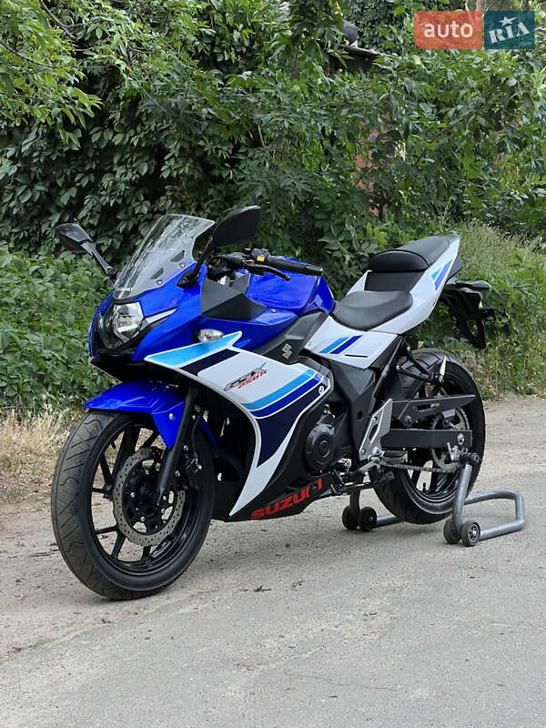 Спортбайк Suzuki GSX 250R 2017 в Киеве