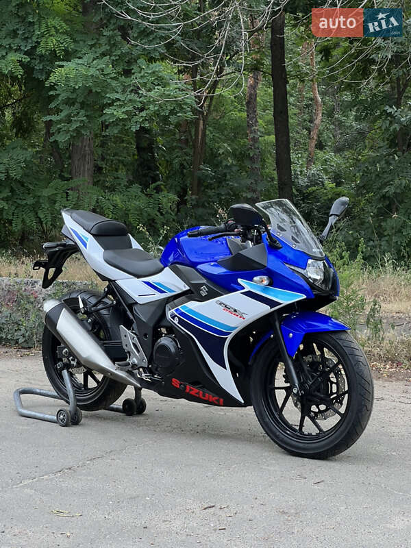 Спортбайк Suzuki GSX 250R 2017 в Киеве