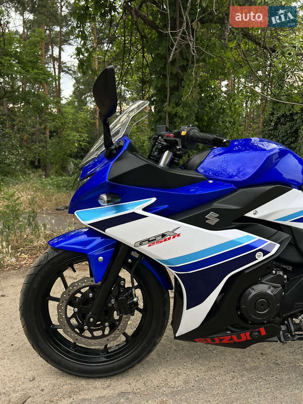 Спортбайк Suzuki GSX 250R 2017 в Киеве