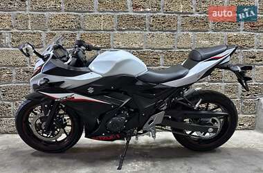 Спортбайк Suzuki GSX 250R 2023 в  фото 3 Спортбайк Suzuki GSX 250R 2023 в