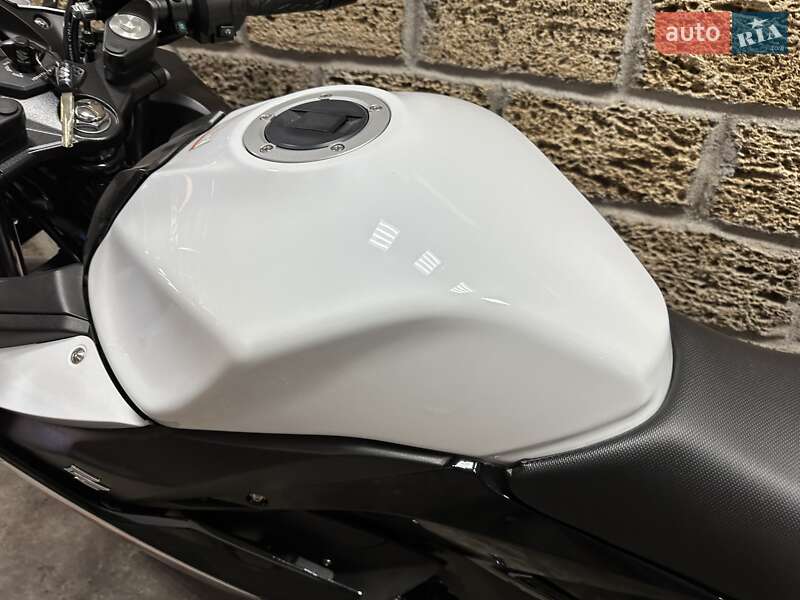 Спортбайк Suzuki GSX 250R 2023 в Одесі фото 12 Спортбайк Suzuki GSX 250R 2023 в Одесі