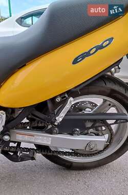 Мотоцикл Спорт-туризм Suzuki GSX 600F 2000 в 