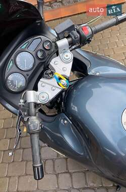 Мотоцикл Спорт-туризм Suzuki GSX 750F Katana 2001 в 