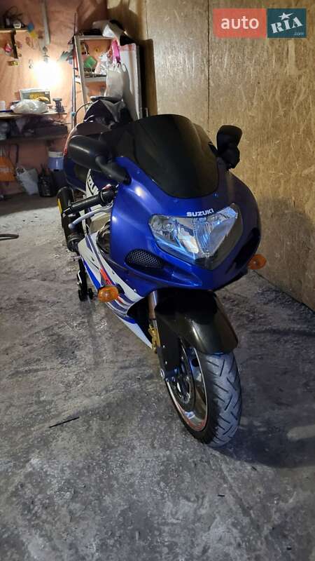 Спортбайк Suzuki GSX-R 1000 2001 в Славянске