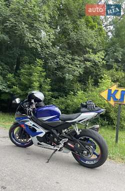 Спортбайк Suzuki GSX-R 1000 2006 в 